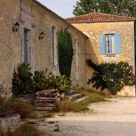 Chambres D'Hotes Logis De L'Astree Saint-Bris-des-Bois Bagian luar foto
