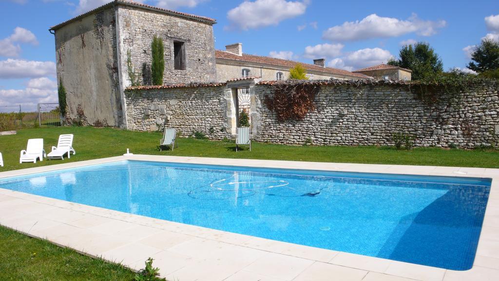 Chambres D'Hotes Logis De L'Astree Saint-Bris-des-Bois Bagian luar foto