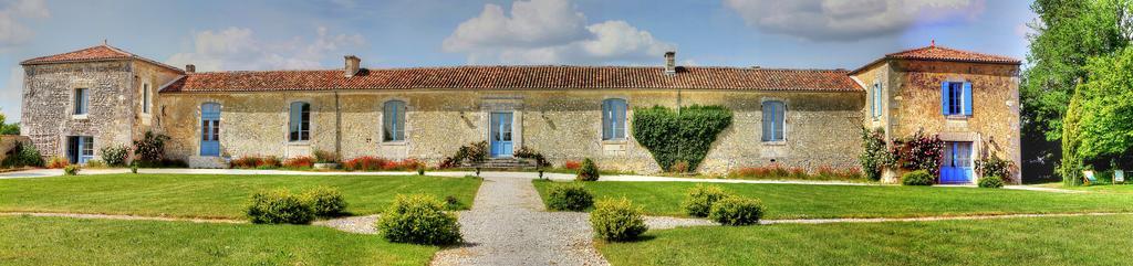 Chambres D'Hotes Logis De L'Astree Saint-Bris-des-Bois Bagian luar foto