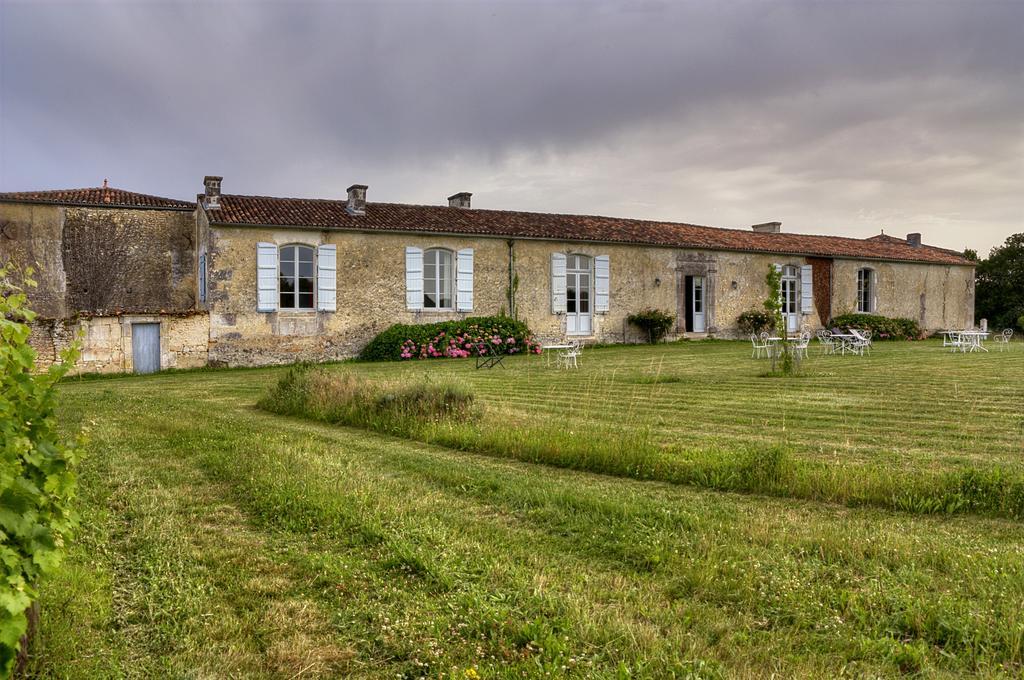 Chambres D'Hotes Logis De L'Astree Saint-Bris-des-Bois Bagian luar foto