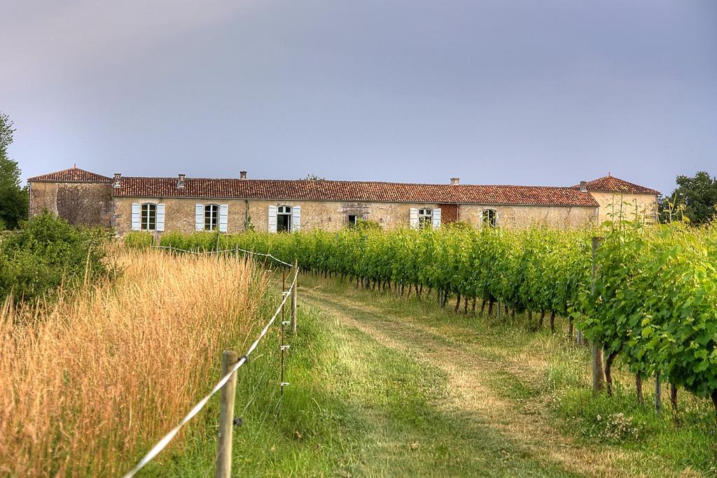 Chambres D'Hotes Logis De L'Astree Saint-Bris-des-Bois Bagian luar foto