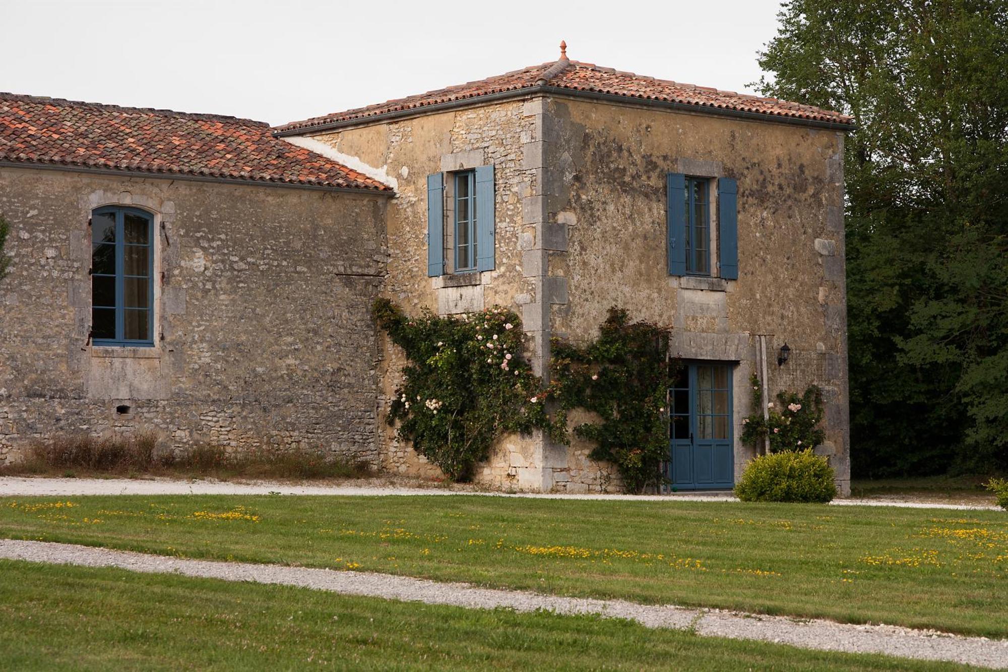 Chambres D'Hotes Logis De L'Astree Saint-Bris-des-Bois Bagian luar foto