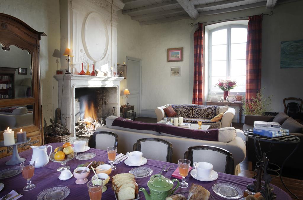 Chambres D'Hotes Logis De L'Astree Saint-Bris-des-Bois Bagian luar foto